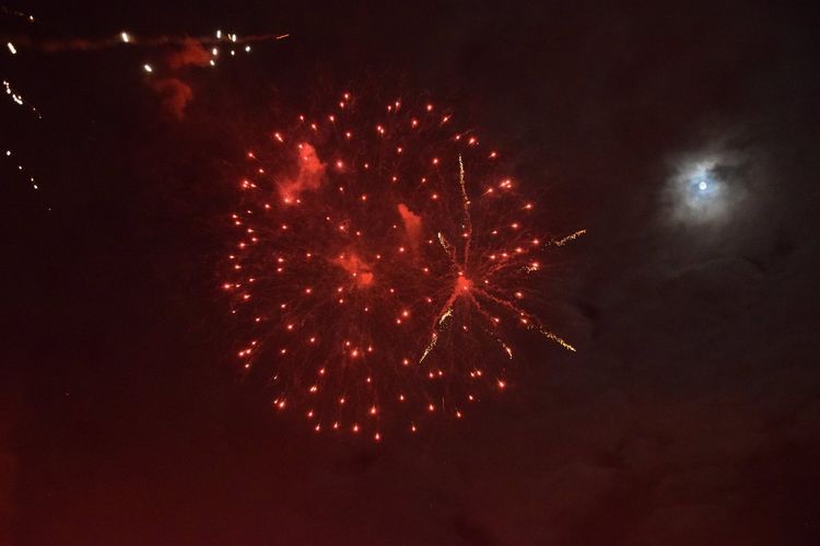 Setki mieszkańców podziwiały fajerwerki w Rydułtowach, UM Rydułtowy